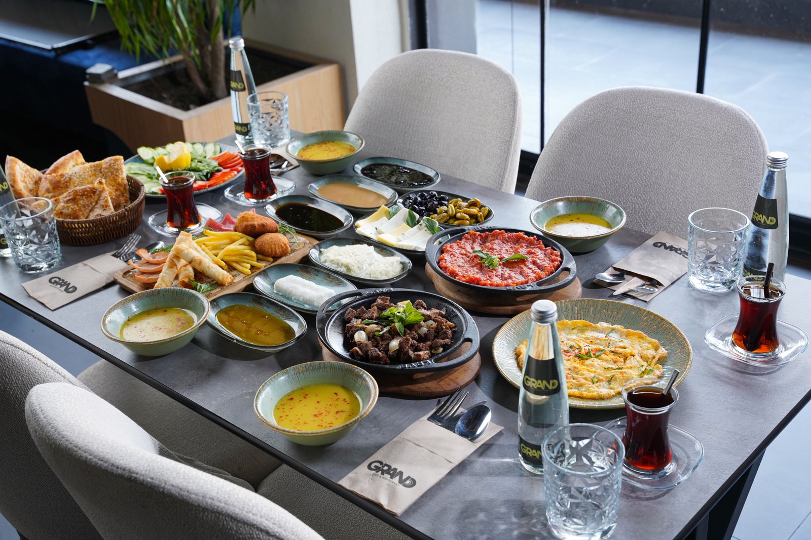 Grand Breakfast